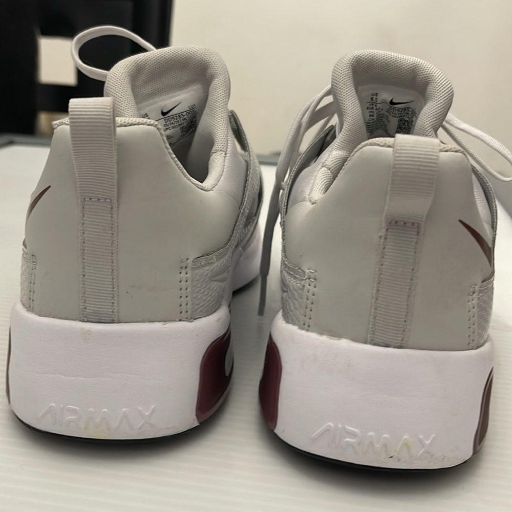 NIKE AIR MAX BELLA 5 TRAINING SNEAKERS WOMENS SIZE 8.5 - Picture 3 of 16